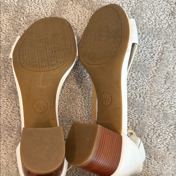 Michael Kors Elegant White Sandals - Picture 6 of 6